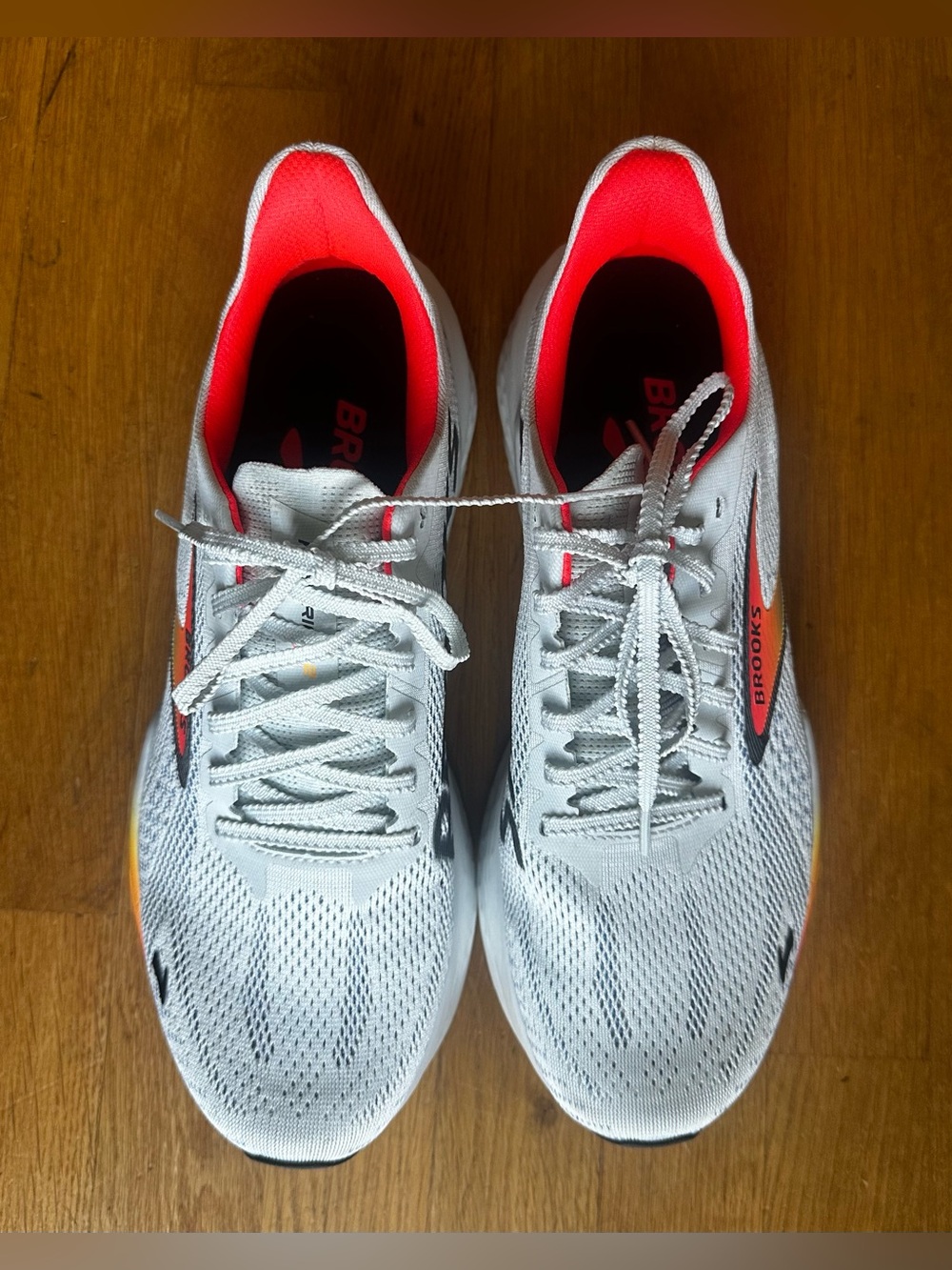 Brooks Hyperion Max 2 - Size US 10/EU 42/UK 8 - Picture 2 of 8